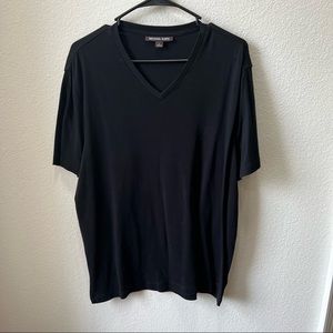 Like new men’s Michael Kors v neck t-shirt. Size Large
